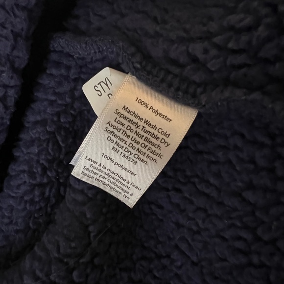 Vineyard Vines Unisex Navy Pullover - Picture 4 of 5